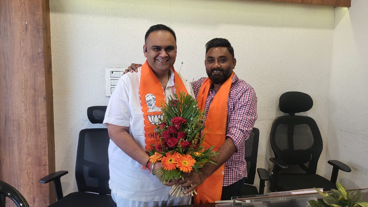 મારા પરમ મિત્ર અને પલસાણા તાલુકા ભાજપ સંગઠન પ્રમુખ જીજ્ઞેશ પટેલને જન્મદિવસની હાર્દિક શુભકામનાઓ.